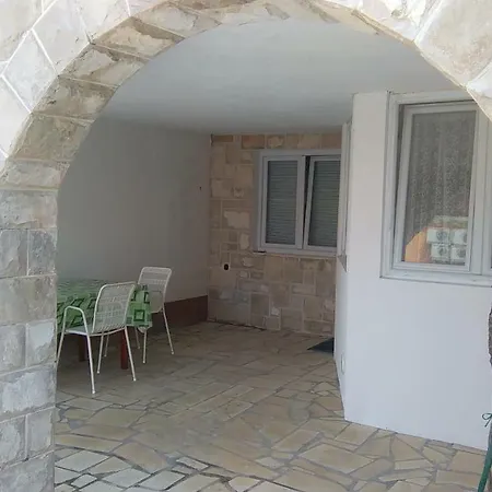 Loncarevic Apartamento Slano