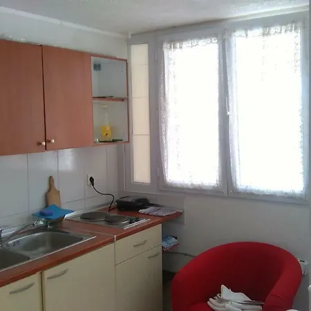 Loncarevic Apartamento Slano
