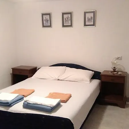 Loncarevic Apartamento *